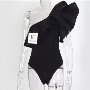 ✨NEW✨Black Bodysuit